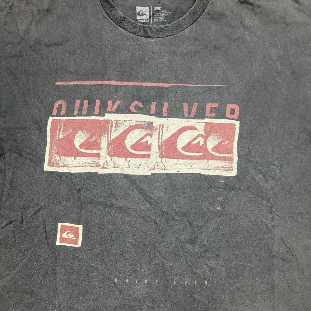 Quicksilver Vintage 90s/Y2k Center Classic Logo T-Shirt size L Surf Faded Grunge
